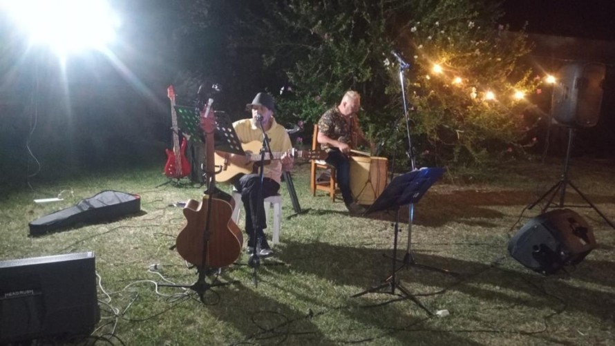 El parador cultural "Lo de Fede" tuvo su primer fin de semana doble de la temporada