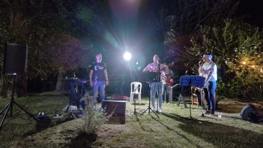 El parador cultural "Lo de Fede" tuvo su primer fin de semana doble de la temporada