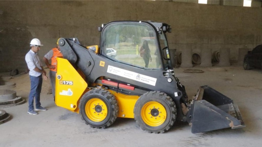 La Municipalidad adquirió una nueva minicargadora para la Secretaría de Obras Públicas