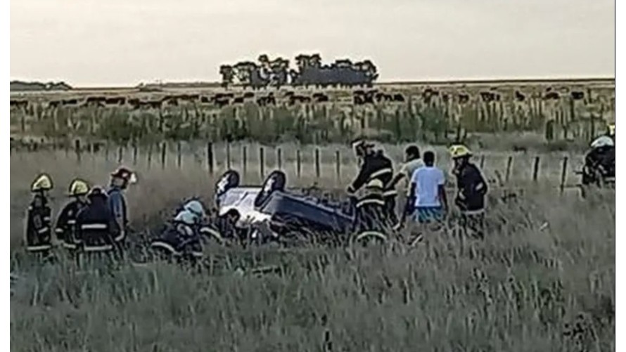 Bombero deroense se topó con un accidente en Ruta 86 y asistió a una niña de 8 años