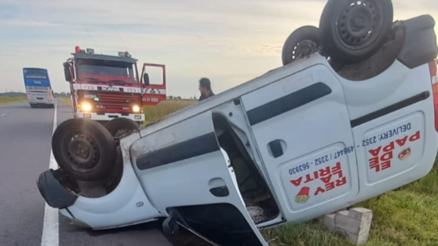 Ruta 65: volcó una camioneta a la altura de Dudignac