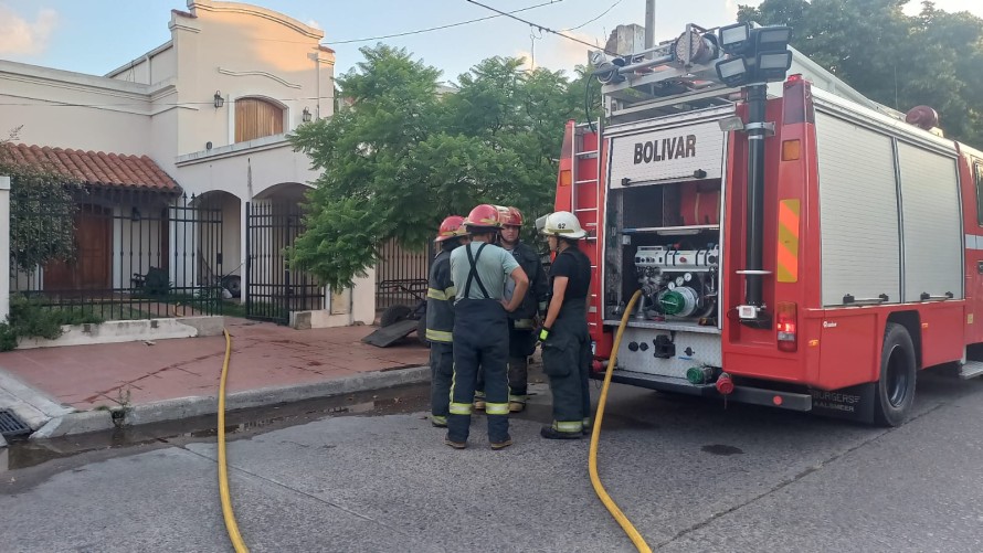 Quema de basura provocó un incendio en viviendas de calle Arenales