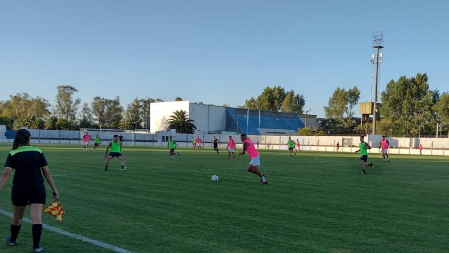 El Ciudad recibió a Racing de Olavarría buscando la puesta a punto de cara al debut
