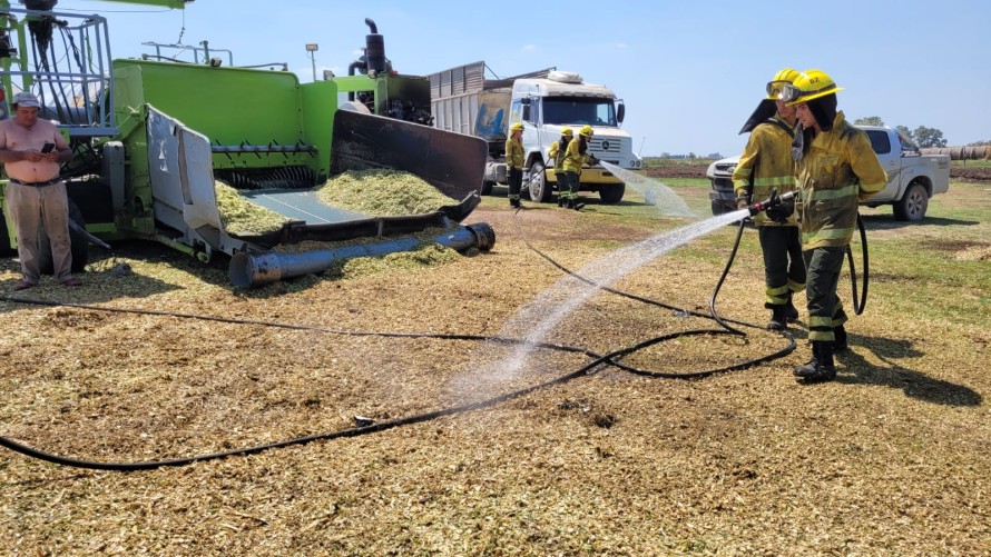 Bomberos sofocaron un principio de incendio en zona rural