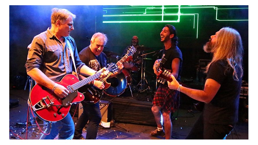 <strong>Cohetes Lunares telonearía a Virus</strong>