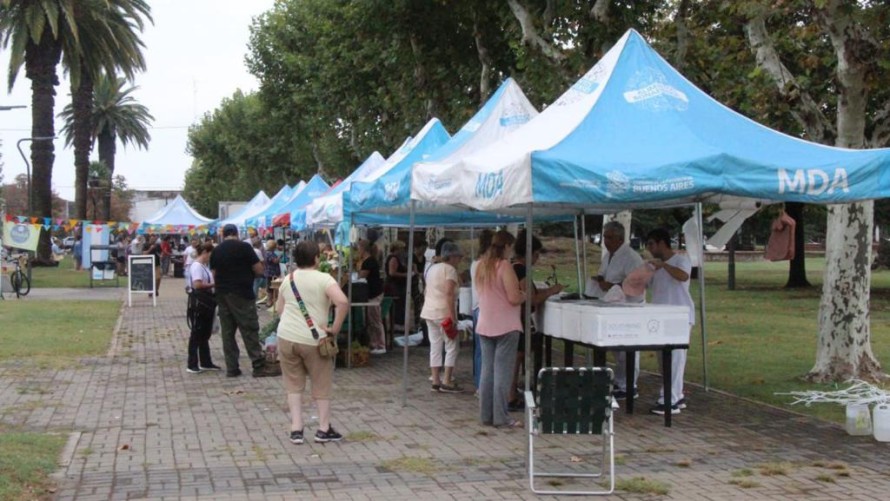 Más de 800 personas compraron en la Feria Mercados Bonaerenses