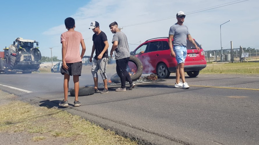 Energía: manifestantes cortan la ruta 226 y exigen la presencia de autoridades