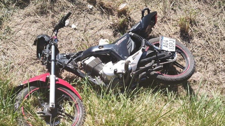Motociclista bolivarense sufrió un grave accidente en Sierras Bayas