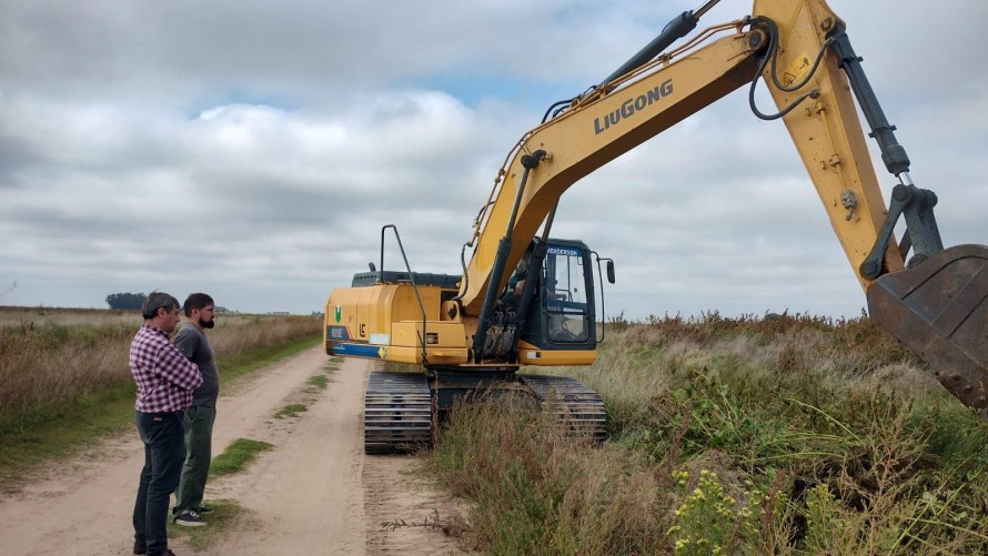 Continúa el mantenimiento de los caminos rurales