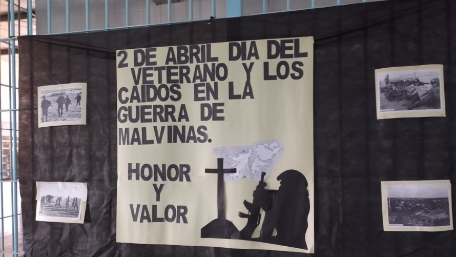Alumnos de la EEPA Nº 705 conmemoraron el Día del Veterano y los Caídos en Malvinas