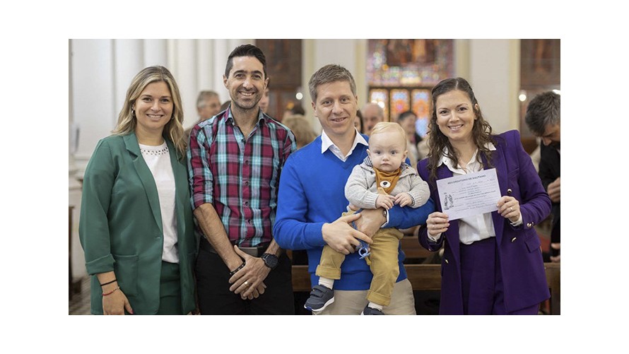 <strong>Bautismos en la Parroquia San Carlos Borromeo</strong>