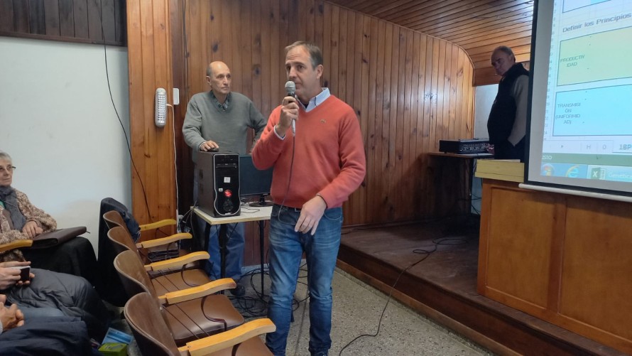 Abrió sus puertas la Feria Apícola de la Sociedad Rural