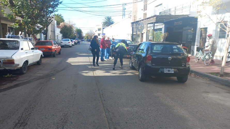 Una camioneta provocó un choque en cadena y su conductor se dio a la fuga