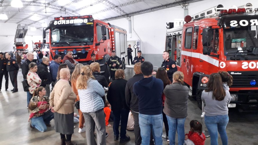 Exitosa convocatoria de los Bomberos para visitar, conocer y aprender sobre su labor