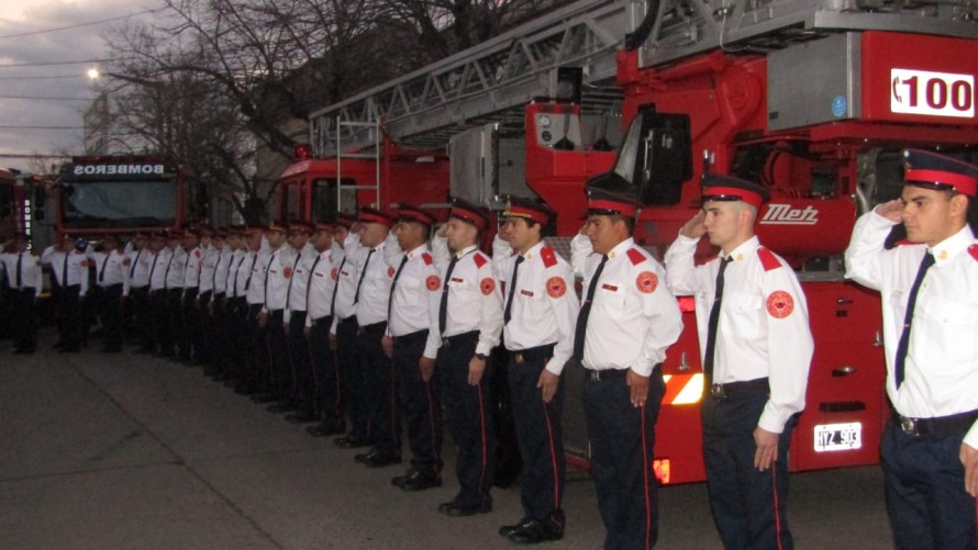 Los bomberos conmemoraron su día, con emoción y algunas novedades