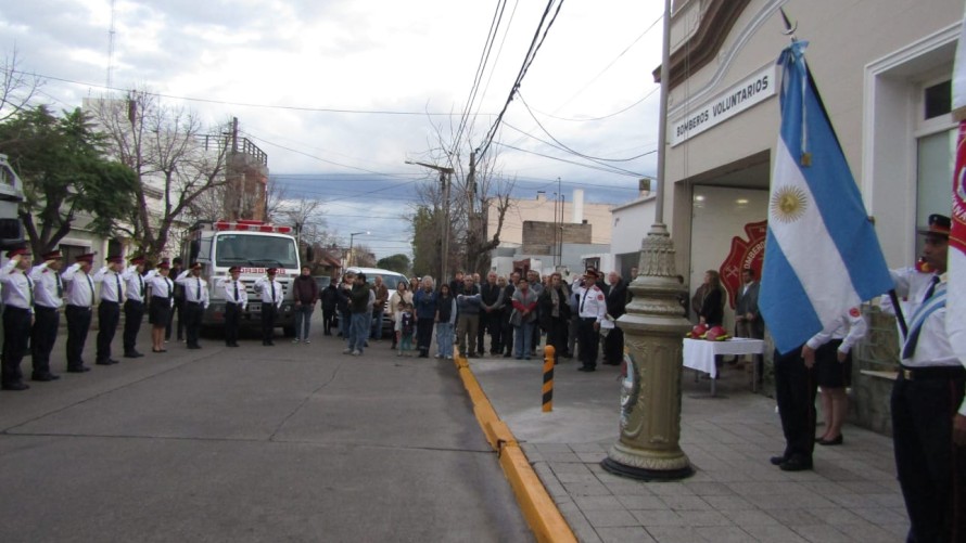Los bomberos conmemoraron su día, con emoción y algunas novedades