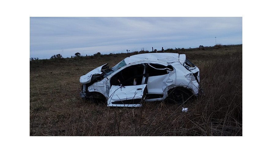 Dos mujeres hospitalizadas tras despistar y volcar en Ruta 205