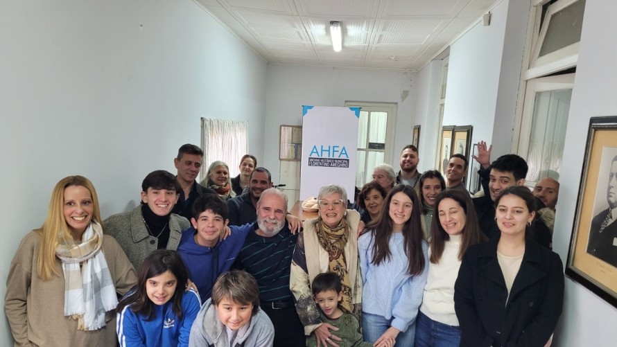 La familia de Efraín Isaac Chaves donó el fondo documental al Archivo Histórico