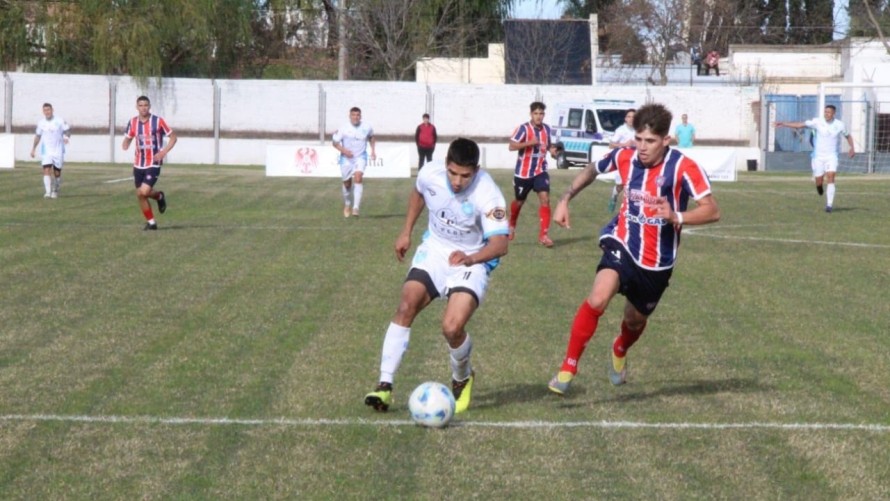 Argentino empató y se alejó a cuatro puntos
