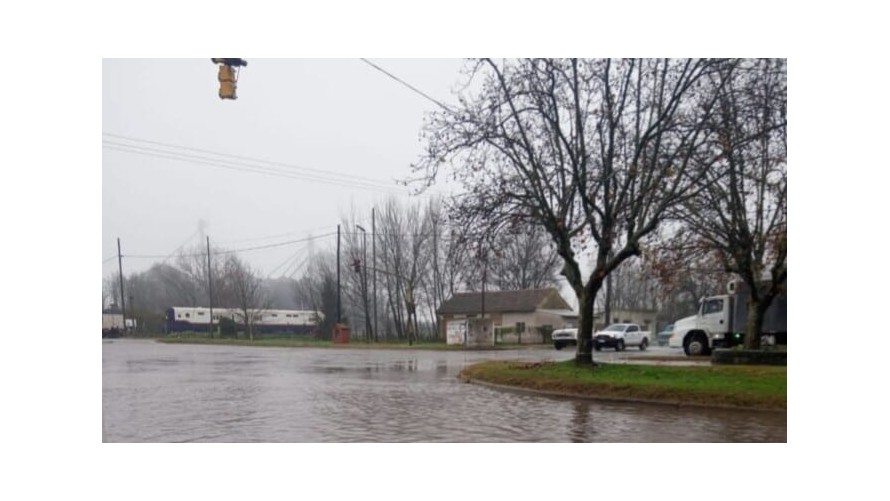 Las lluvias generan inconvenientes en algunos distritos del interior 