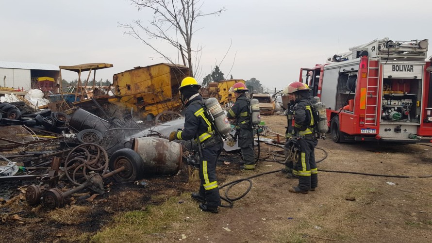 Sofocaron un principio de incendio en el desarmadero de Blanco