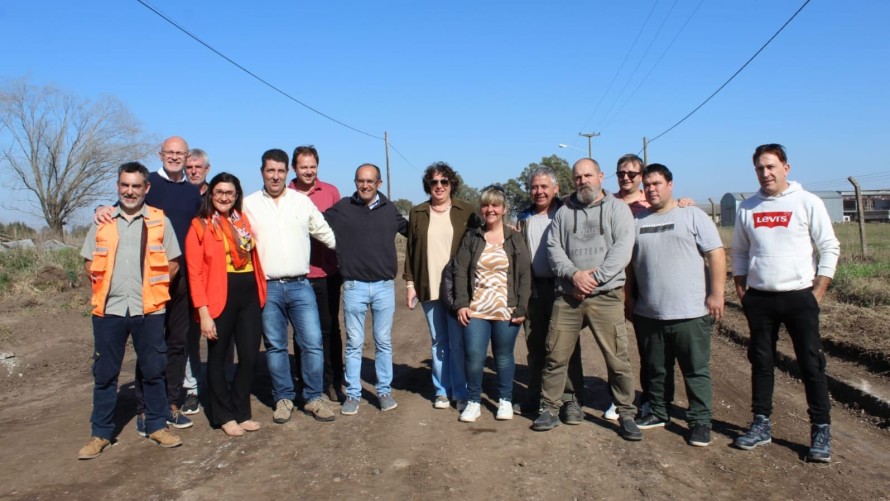 Pisano presentó obras de hormigonado en el Sector Industrial