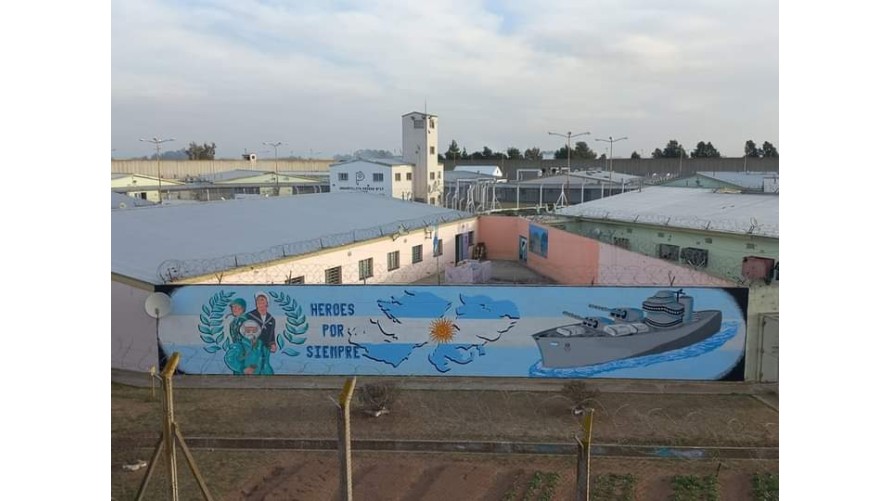 Mural en honor a los soldados de Malvinas en la Unidad Nº 17