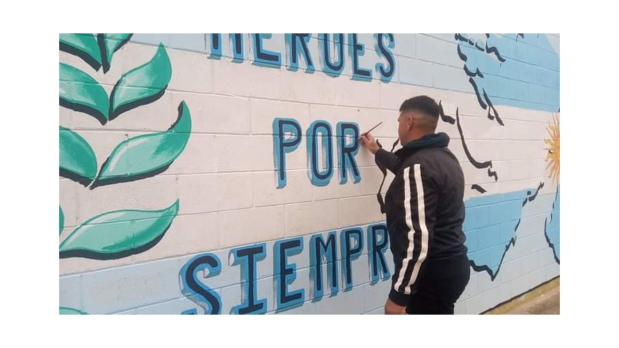 Mural en honor a los soldados de Malvinas en la Unidad Nº 17