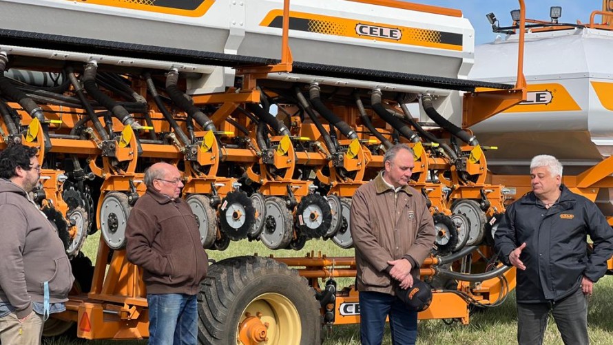 Agro Barceló y la Sociedad Rural organizaron una exitosa muestra dinámica de sembradoras CELE