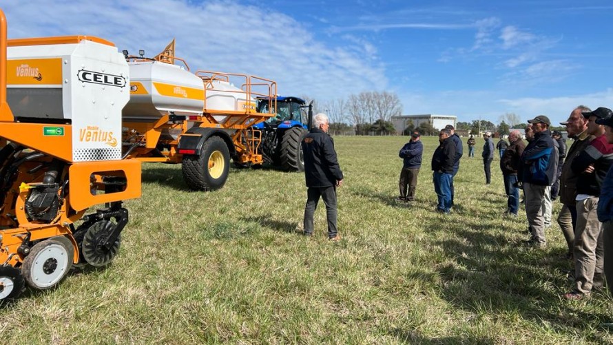 Agro Barceló y la Sociedad Rural organizaron una exitosa muestra dinámica de sembradoras CELE