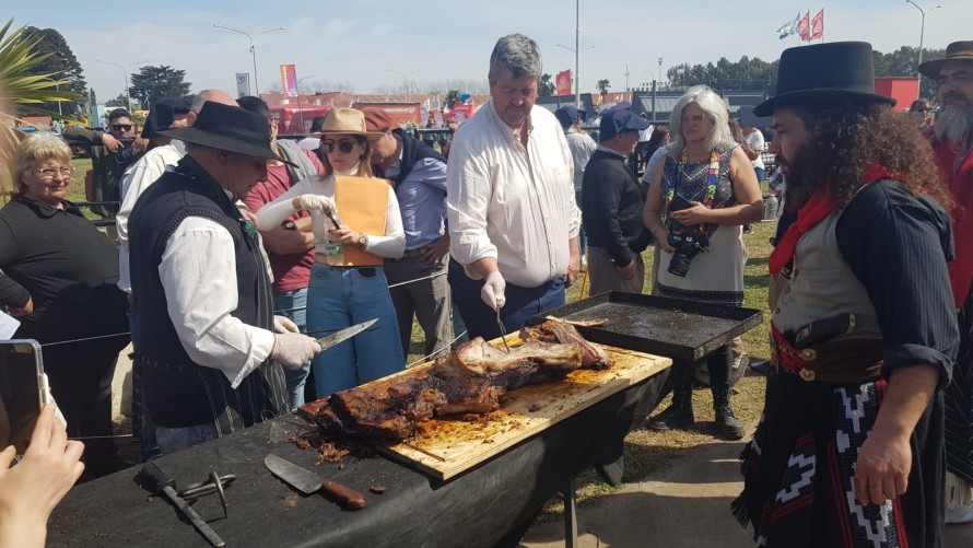 Anello y Biarlo, asadores bolivarenses, ganaron el 2° Concurso de Asado a la Estaca