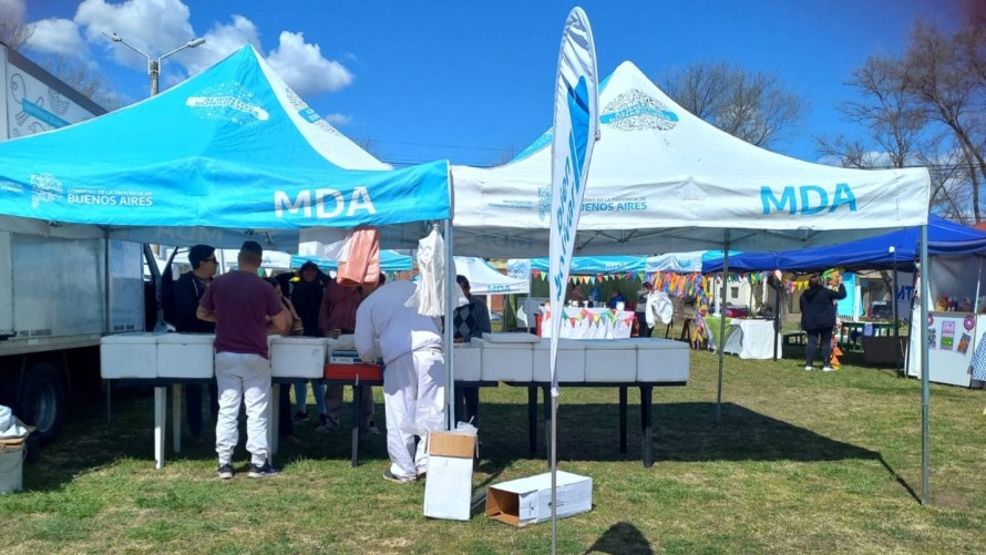 Dos camiones de Mercados Bonaerenses estuvieron en la Rural