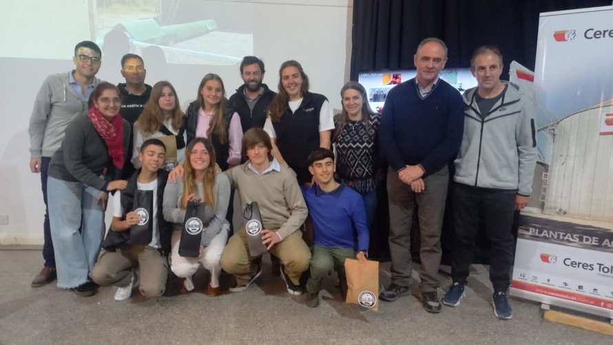 Alumnos de la Salesiana disertaron en la Expo: el desecho animal como fuente de la energía renovable