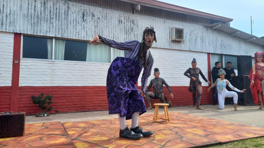 Servian, El Circo presentó un show de alta calidad en el patio central
