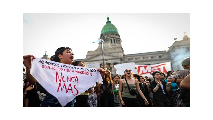 Un tope a la ola negacionista: la memoria no se mancha
