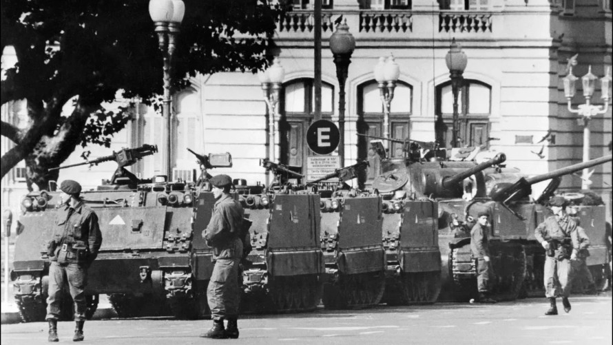 40 años de Democracia: del Golpe Militar al triunfo y la asunción de Alfonsín