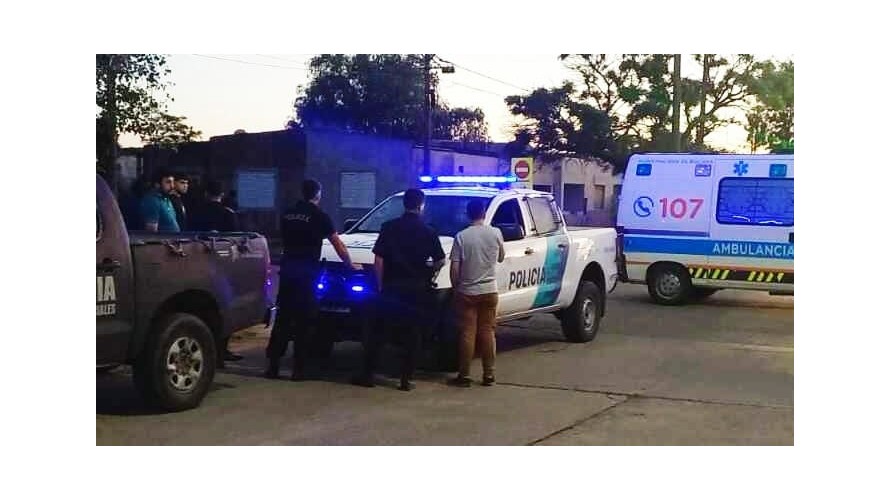 La Policía tuvo que disparar balas de goma en un enfrentamiento de vecinos en avenida Centenario