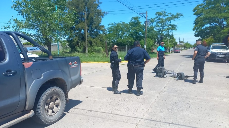 Un ciclista que circulaba en contramano fue hospitalizado luego de chocar a una camioneta