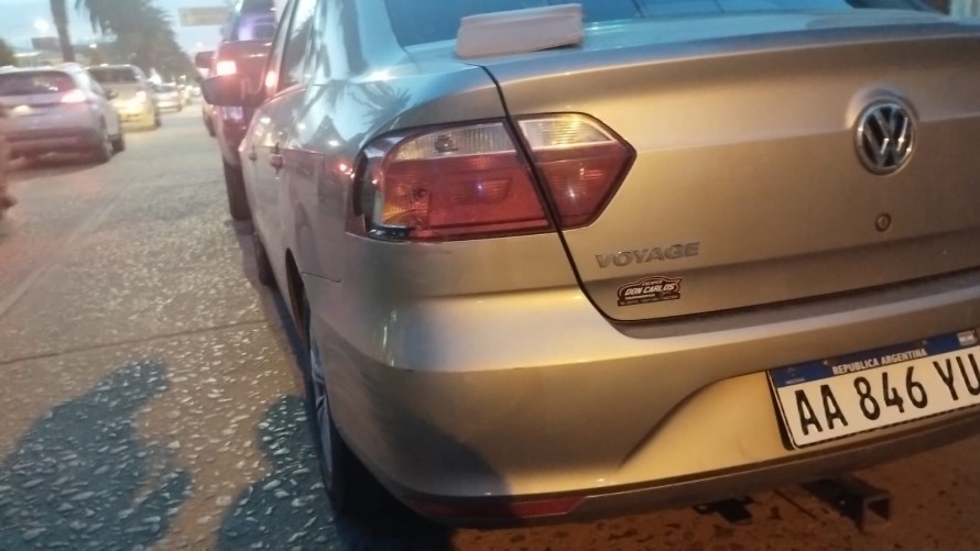 Choque entre dos vehículos: no hubo heridos, pero sí daños materiales