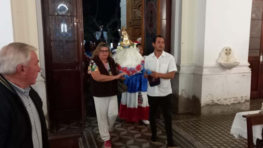 Procesión, misa y fiesta, en el día del Santo Patrono