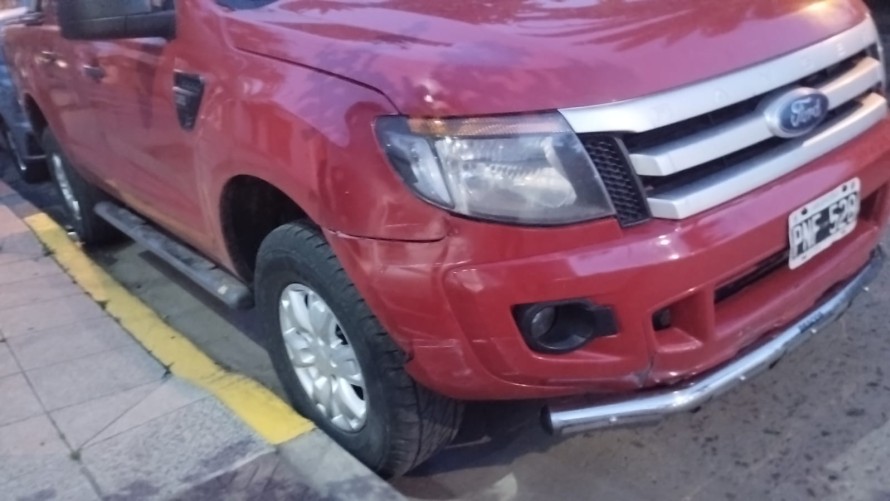 Choque entre dos vehículos: no hubo heridos, pero sí daños materiales