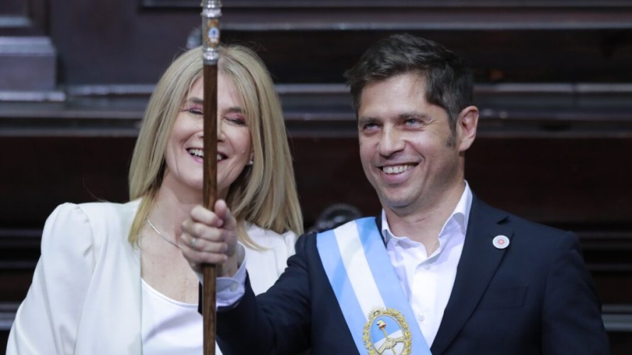 Juró Axel Kicillof y le mandó un mensaje a Milei: “Lo que falta no se consigue ni con motosierra ni ajuste”