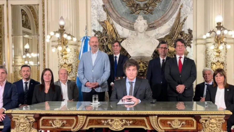 Milei presentó el Decreto de Desregulación del Estado y adelantó 30 medidas