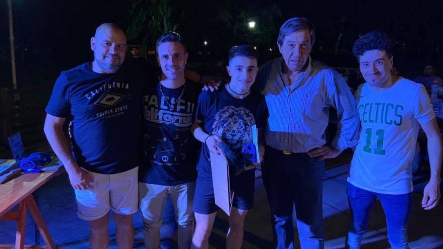 El pádel tuvo su fiesta de premiación con la camaradería como telón de fondo