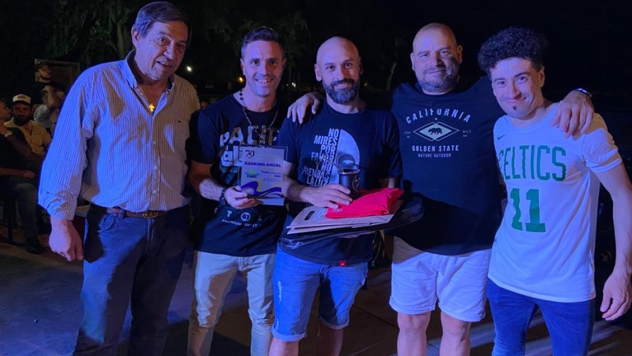 El pádel tuvo su fiesta de premiación con la camaradería como telón de fondo