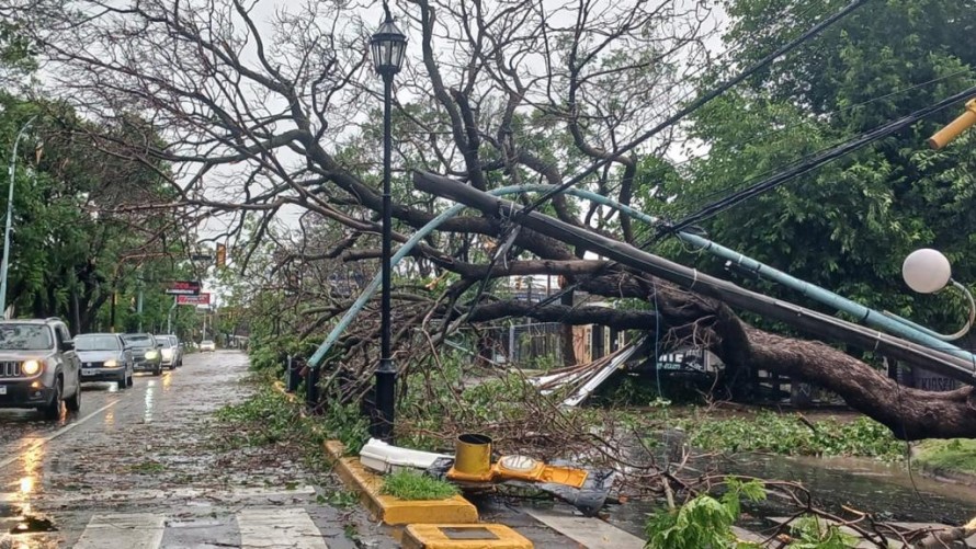 El día después del temporal: 16 fallecidos, 7 mil familias afectadas y emergencia en toda la provincia