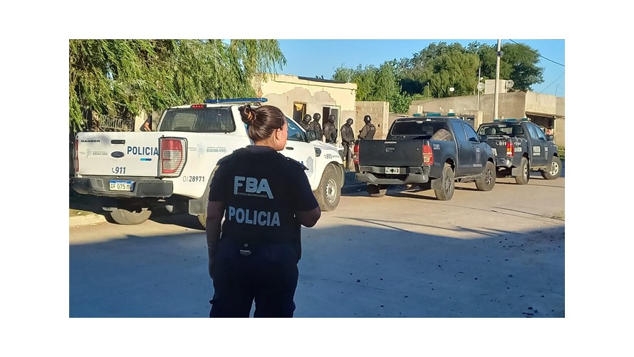 Gran despliegue policial en el barrio Villa Diamante