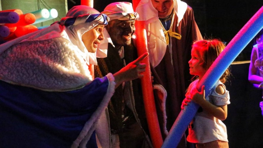 Los Reyes Magos llegan a Pirovano, Bolívar, Hale y Urdampilleta