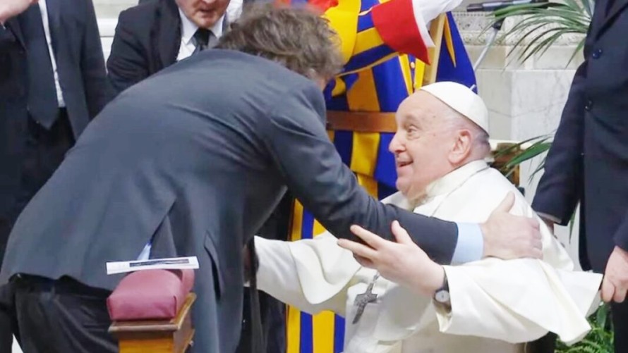 El diálogo entre Javier Milei y el papa Francisco en su primer encuentro en San Pedro