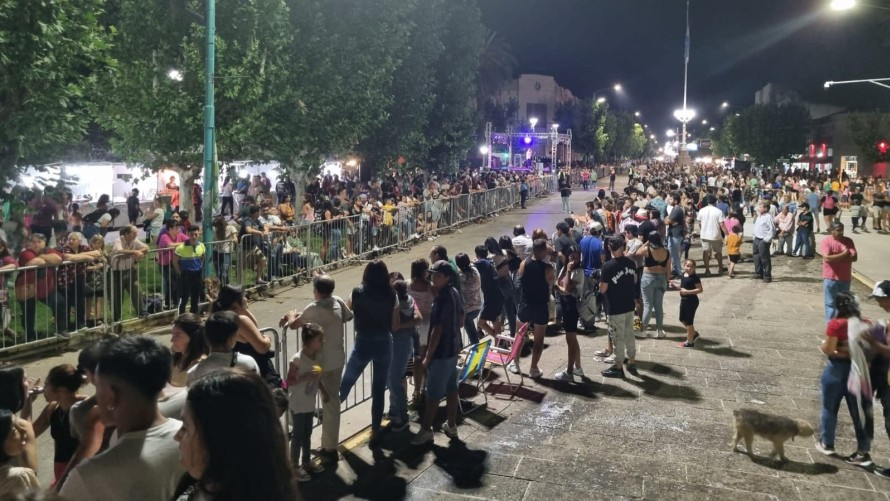 Bolívar vivió su primera noche de Carnaval